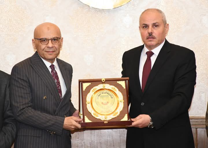 أحمد أنور عميدًا لكلية الطب